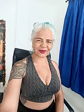 freyadevil333 online show from January 13, 2026, 3:23 am