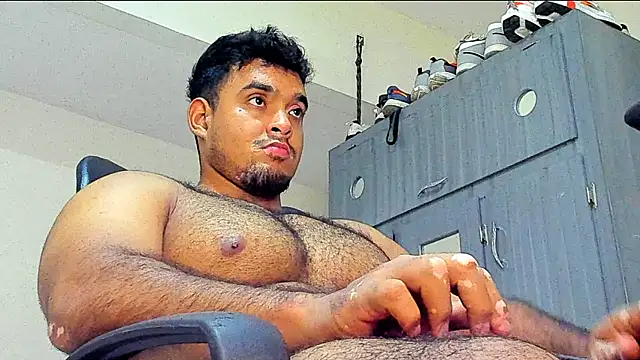 Big furry bear13 online show from January 8, 2025, 5:05 am