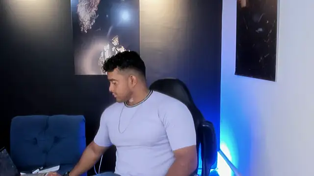 Big furry bear13 online show from November 2, 2025, 10:56 pm