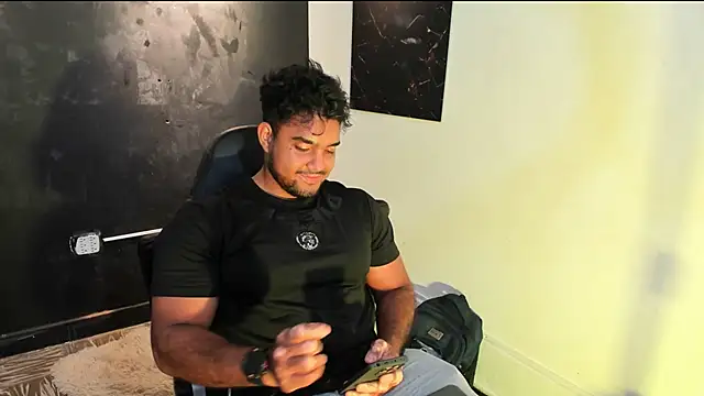 Big furry bear13 online show from February 19, 2026, 6:09 am