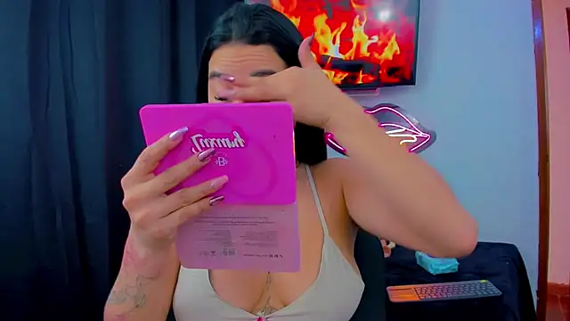 sunshine uwu22 online show from March 3, 2026, 7:42 pm