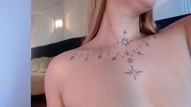 MollyCruz online show from September 25, 2025, 10:41 am