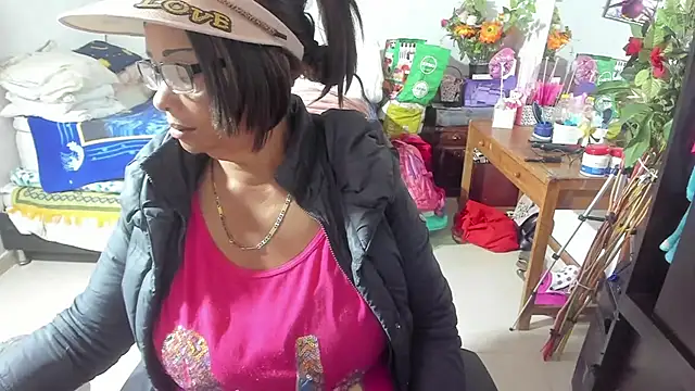 Mrs mommy  online show from September 27, 2025, 10:04 pm