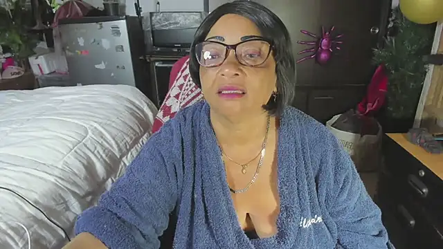 Mrs mommy  online show from November 14, 2025, 4:49 pm