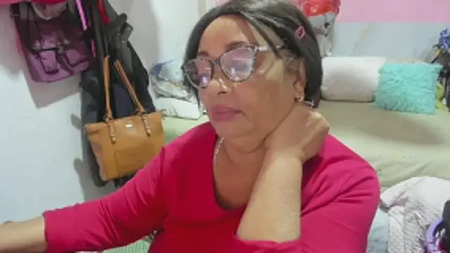 Snapshot of Mrs_mommy_ chatting on April 28, 2026, 2:27 am Mrs mommy online show from April 28, 2026, 2:27 am