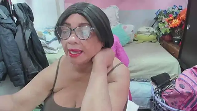 Snapshot of Mrs_mommy_ chatting on May 13, 2026, 5:10 pm Mrs mommy online show from May 13, 2026, 5:10 pm
