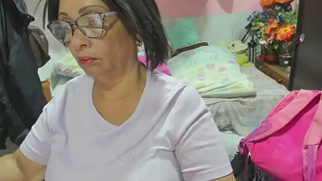 Snapshot of Mrs_mommy_ chatting on June 2, 2026, 10:12 pm Mrs mommy online show from June 2, 2026, 10:12 pm