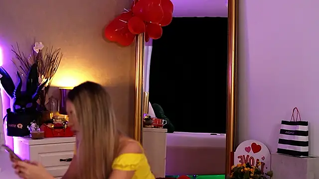 EvellineClaire online show from March 19, 2026, 7:45 am