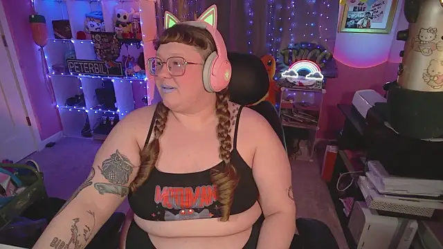 Snapshot of FatVeronica chatting on January 31, 2026, 7:11 pm FatVeronica online show from January 31, 2026, 7:11 pm