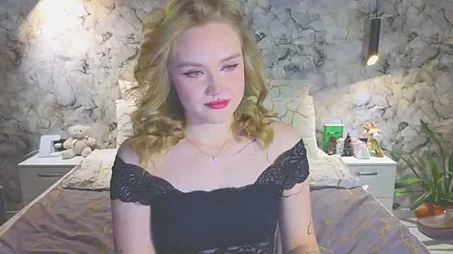 Aurora Golden1 online show from December 1, 2025, 5:51 pm