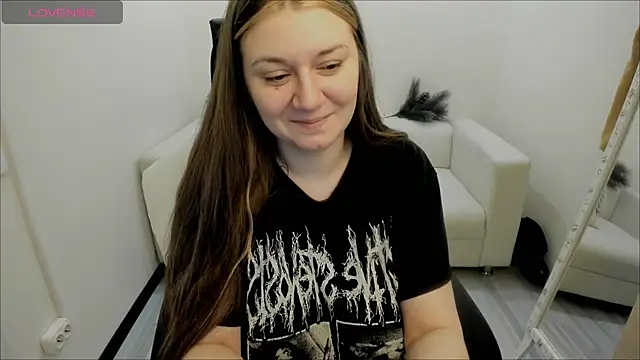 Snapshot of AlisaBacker chatting on January 2, 2025, 7:18 pm AlisaBacker online show from January 2, 2025, 7:18 pm