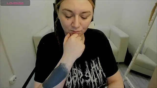 Snapshot of AlisaBacker chatting on January 9, 2025, 3:47 am AlisaBacker online show from January 9, 2025, 3:47 am