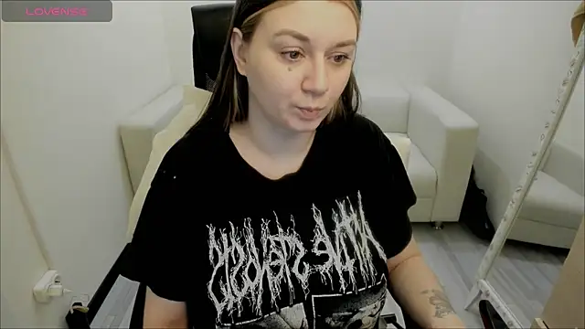 Snapshot of AlisaBacker chatting on January 15, 2025, 11:30 pm AlisaBacker online show from January 15, 2025, 11:30 pm