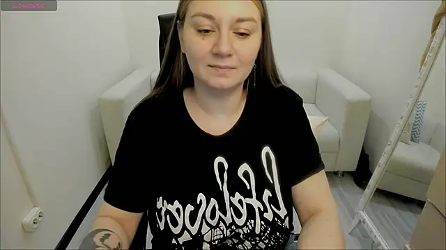 Snapshot of AlisaBacker chatting on January 23, 2025, 11:48 am AlisaBacker online show from January 23, 2025, 11:48 am