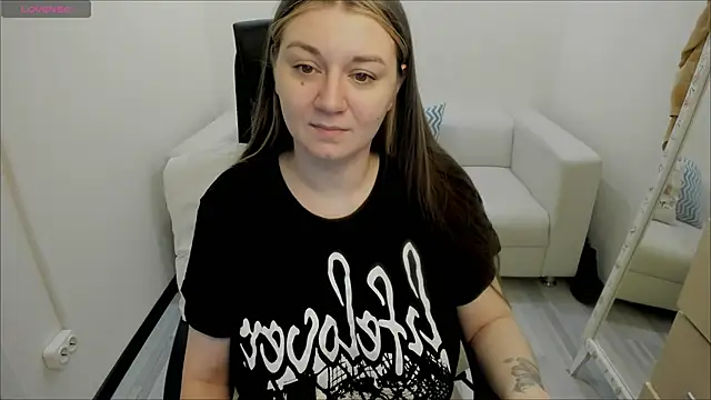 Snapshot of AlisaBacker chatting on January 23, 2025, 4:04 pm AlisaBacker online show from January 23, 2025, 4:04 pm