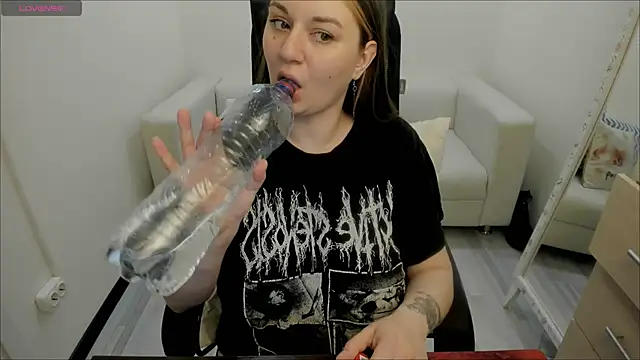 Snapshot of AlisaBacker chatting on January 24, 2025, 6:35 pm AlisaBacker online show from January 24, 2025, 6:35 pm