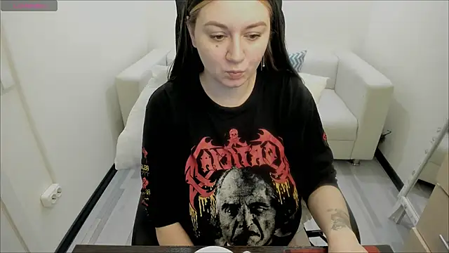 Snapshot of AlisaBacker chatting on February 11, 2025, 7:27 pm AlisaBacker online show from February 11, 2025, 7:27 pm