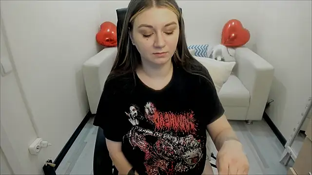 Snapshot of AlisaBacker chatting on February 13, 2025, 1:37 pm AlisaBacker online show from February 13, 2025, 1:37 pm