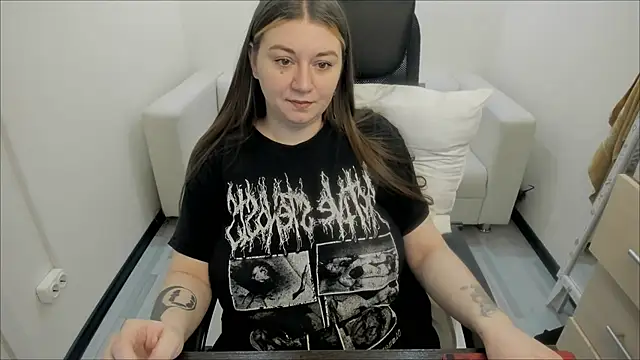 Snapshot of AlisaBacker chatting on February 25, 2025, 4:21 pm AlisaBacker online show from February 25, 2025, 4:21 pm