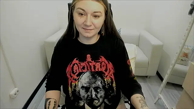 Snapshot of AlisaBacker chatting on March 20, 2025, 4:31 pm AlisaBacker online show from March 20, 2025, 4:31 pm