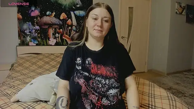 Snapshot of AlisaBacker chatting on October 17, 2025, 3:47 pm AlisaBacker online show from October 17, 2025, 3:47 pm