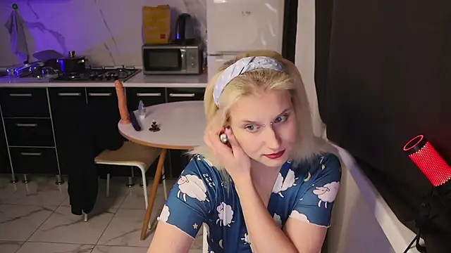 Snapshot of MertyXX chatting on February 7, 2026, 10:13 pm MertyXX online show from February 7, 2026, 10:13 pm