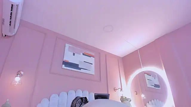 lia ass  online show from February 6, 2025, 10:48 am