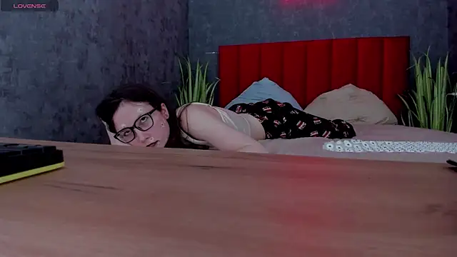 OliviaTurnery online show from January 5, 2026, 5:27 pm