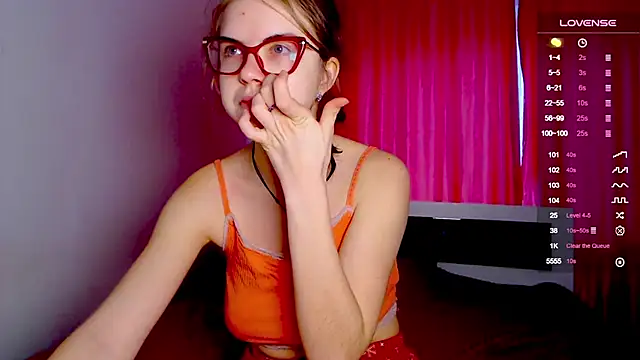 Snapshot of Sarah_HS chatting on January 16, 2025, 10:10 am Sarah HS online show from January 16, 2025, 10:10 am