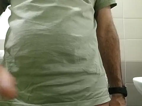 Snapshot of 3e77o chatting on February 5, 2026, 8:57 pm 3e77o online show from February 5, 2026, 8:57 pm