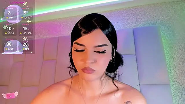 Snapshot of Summer_walkerr chatting on December 19, 2024, 6:45 pm Summer walkerr online show from December 19, 2024, 6:45 pm