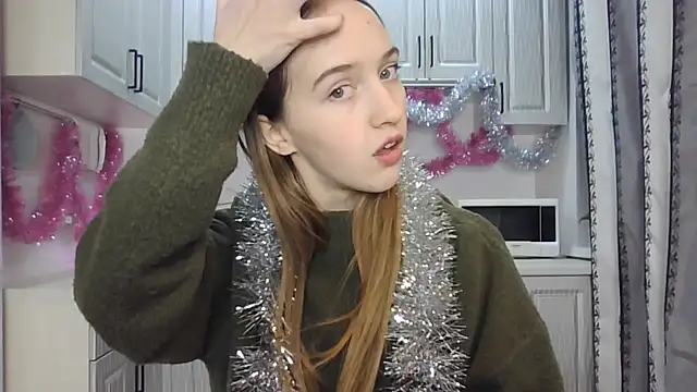 leslie my lovee online show from December 16, 2024, 8:05 pm