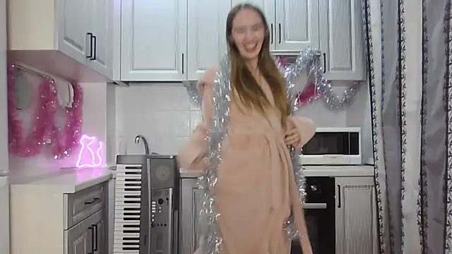 leslie my lovee online show from December 24, 2024, 9:55 pm