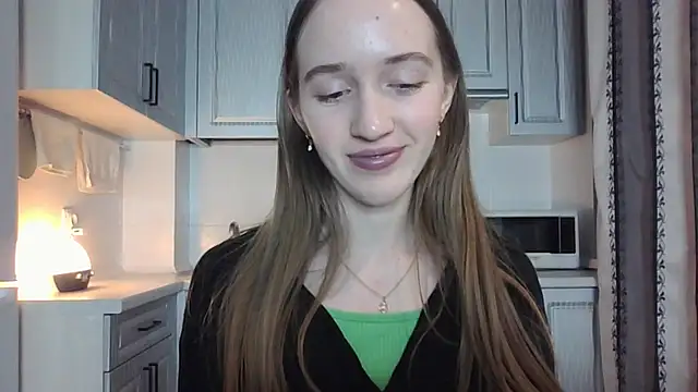 leslie my lovee online show from March 15, 2025, 5:37 pm