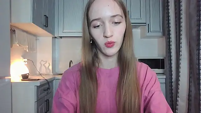 leslie my lovee online show from September 14, 2025, 8:08 pm