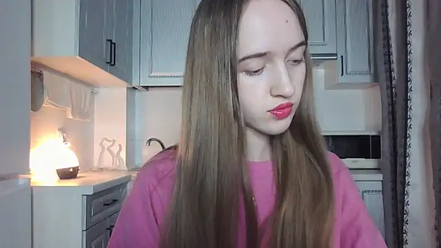 leslie my lovee online show from October 4, 2025, 8:40 pm