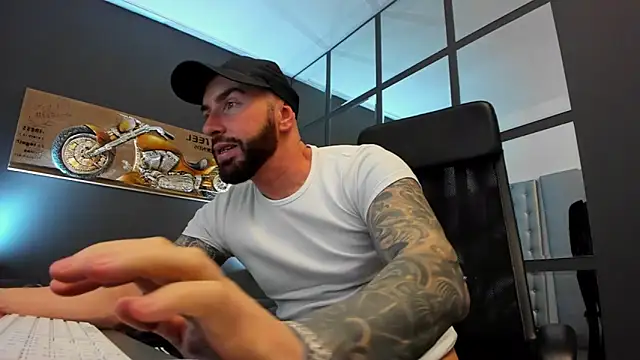 AronGrant online show from February 7, 2025, 9:37 am