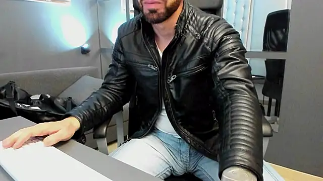 AronGrant online show from October 7, 2025, 8:44 am