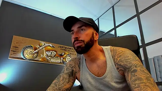 AronGrant online show from November 22, 2025, 11:42 am