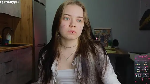 Snapshot of doll_lol_ chatting on March 13, 2025, 10:10 pm doll lol online show from March 13, 2025, 10:10 pm