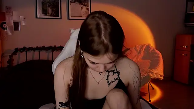 Snapshot of doll_lol_ chatting on May 27, 2026, 9:45 pm doll lol online show from May 27, 2026, 9:45 pm