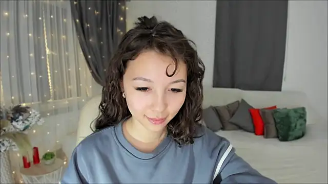 AgnieszkaBanana online show from February 5, 2025, 10:30 am