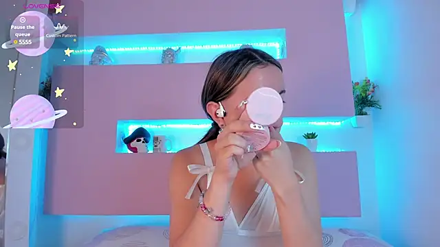 Miiaa doll online show from February 22, 2025, 11:46 am