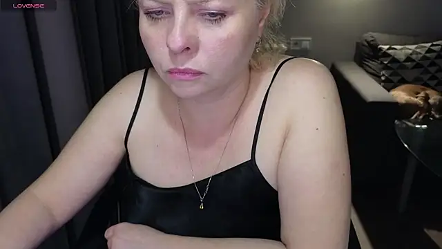 Snapshot of Gray_swann chatting on February 20, 2025, 1:19 pm Gray swann online show from February 20, 2025, 1:19 pm