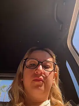 amooraaamoon online show from February 18, 2025, 12:49 pm