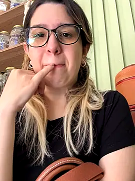 amooraaamoon online show from October 16, 2025, 12:39 pm