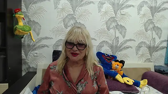 CamDiva113 online show from March 21, 2025, 10:39 pm