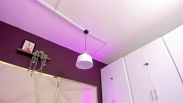 April bowie online show from October 3, 2025, 12:24 pm