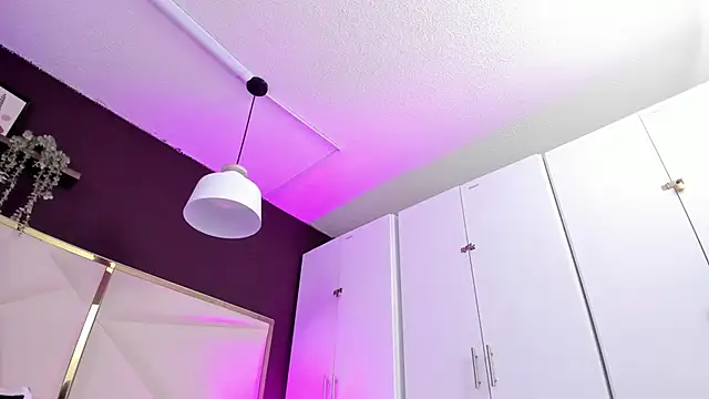 April bowie online show from November 10, 2025, 11:09 am