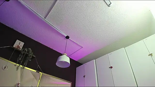 April bowie online show from December 15, 2025, 11:36 am